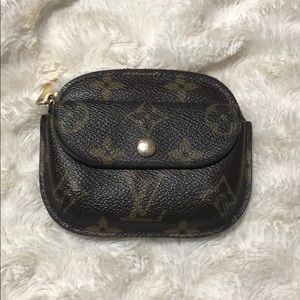Authentic Louis Vuitton small coin purse / wallet